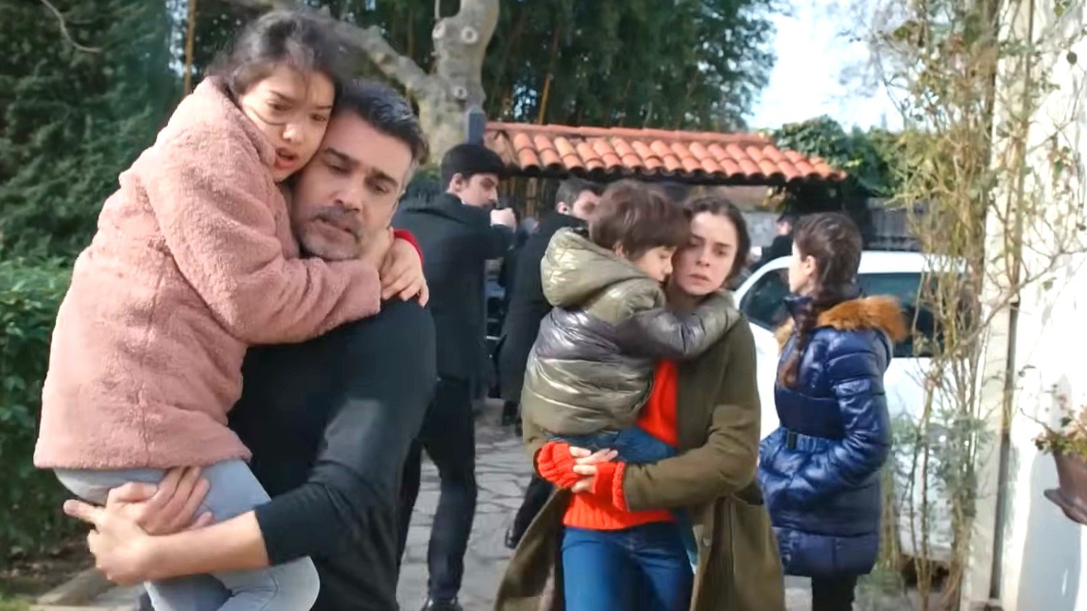 Sarp chiede di Arif, Bahar a un passo dalla verità su Yeliz, La forza di una donna - puntata 48